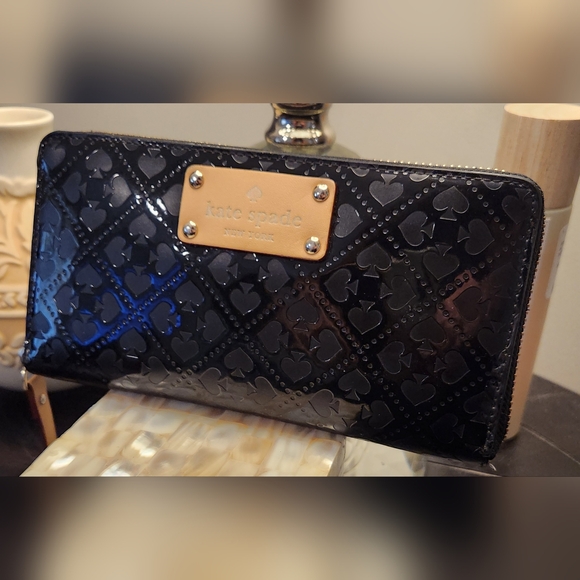 KATE SPADE Four Spades Zip Around Wallet in Black Patent Leather NWOT - Picture 1 of 12